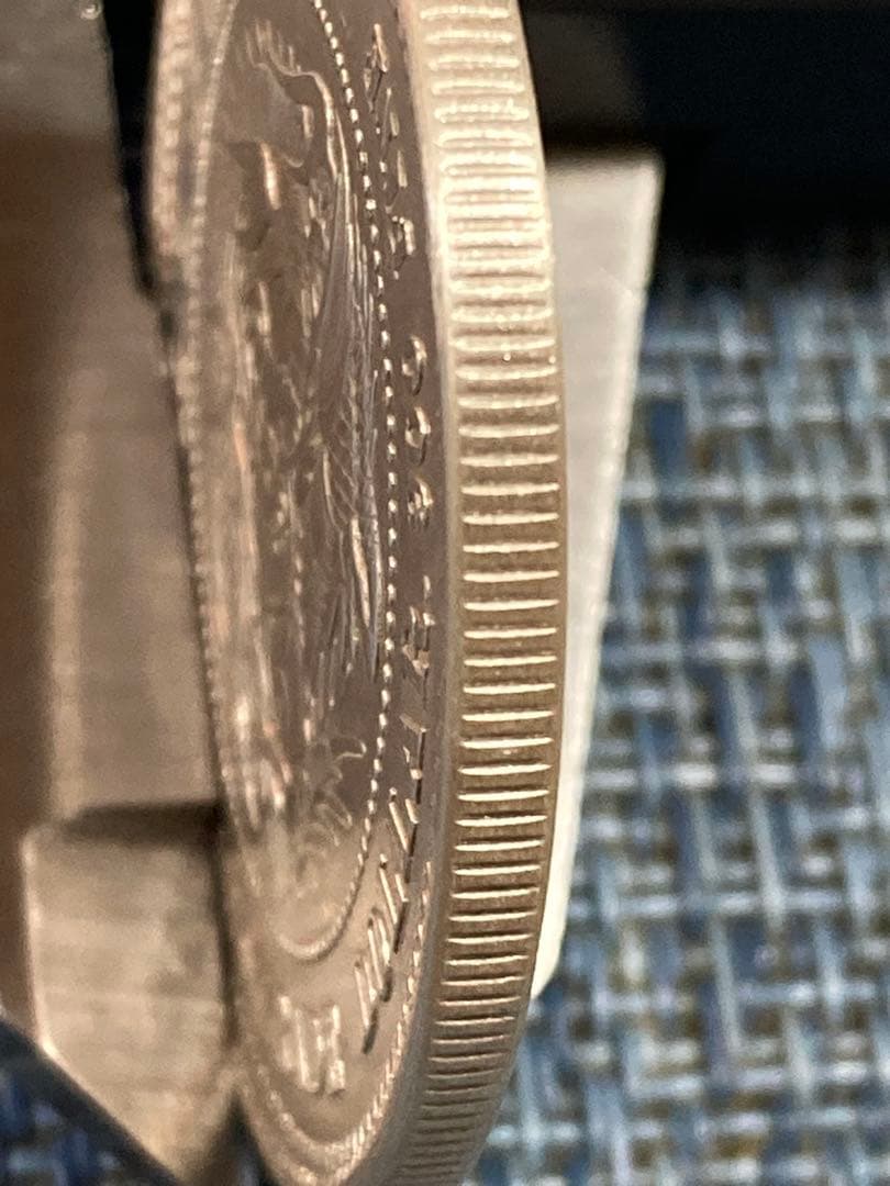 貿易銀　明治八年　左丸銀　　　　　約38.78㎜　約27.16g