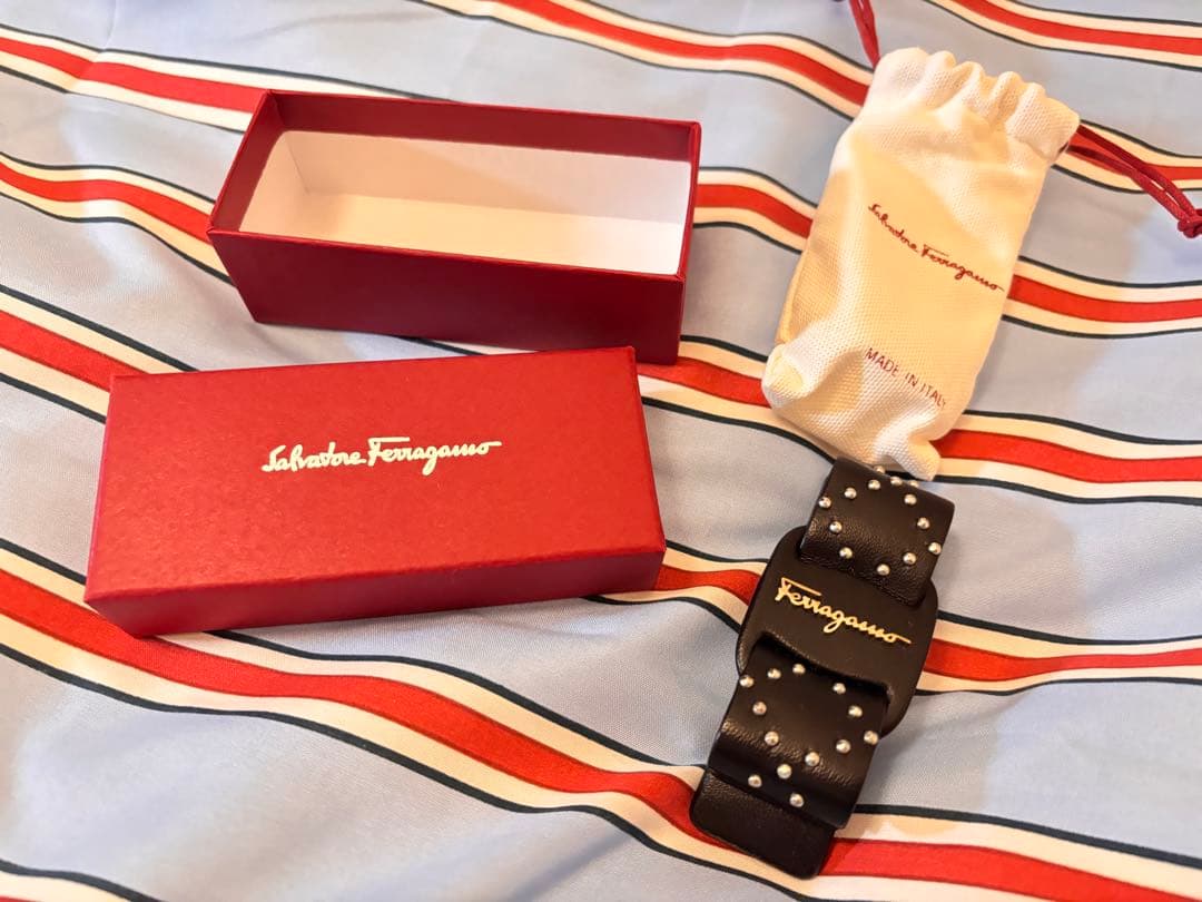 Salvatore Ferragamo フェラガモ VIVA BOW 値交渉可