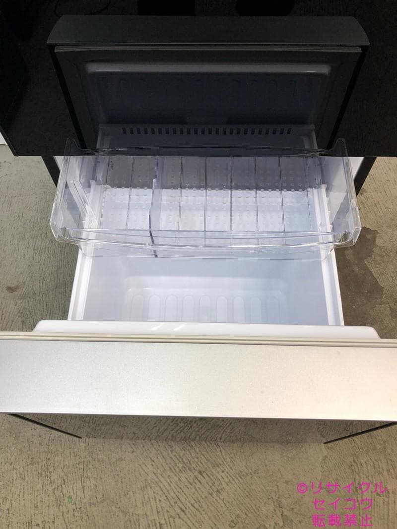 【中古】シャープ冷蔵庫 137L 2020年式2511231603