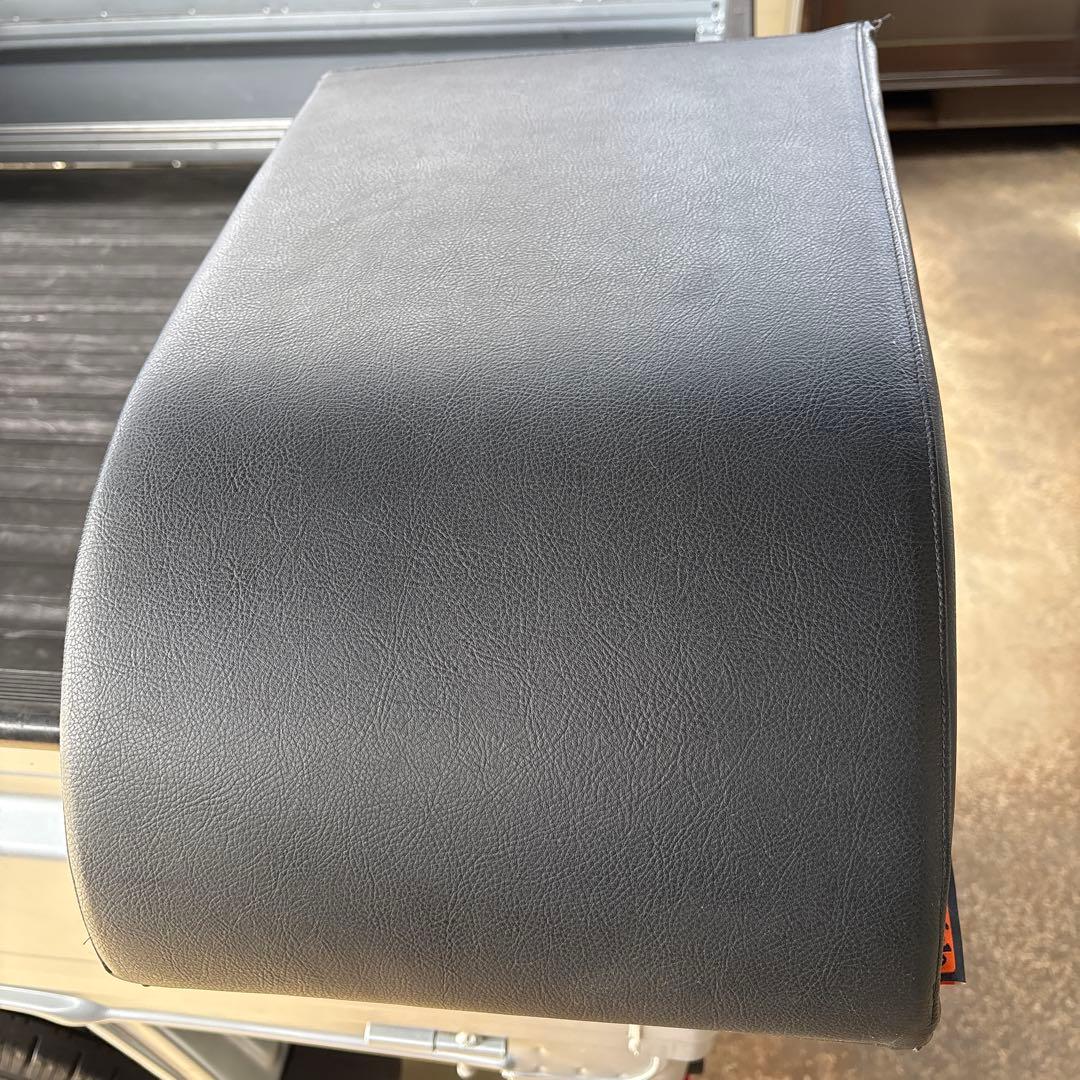 UI vehicle(ユーアイビークル) セカンドシートアームレスト　ハイエース