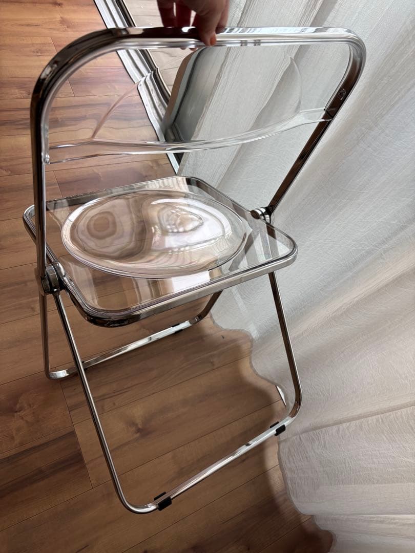 新品同様！Plia chiar クリア折りたたみ椅子