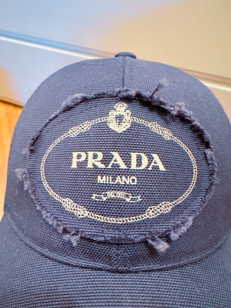 プラダ　レディース　キャップ
