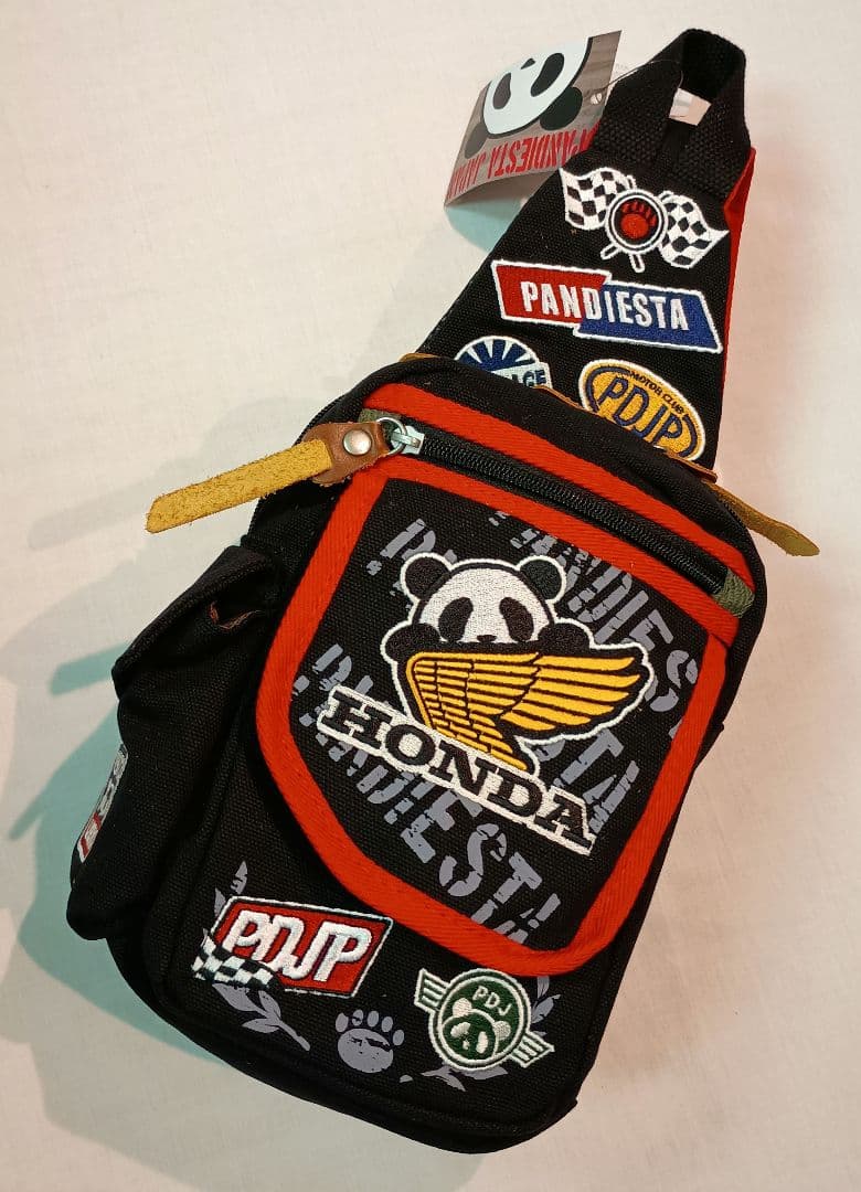 << 新品未使用品 >> パンディエスタ×HONDA ワンショルダーバッグ