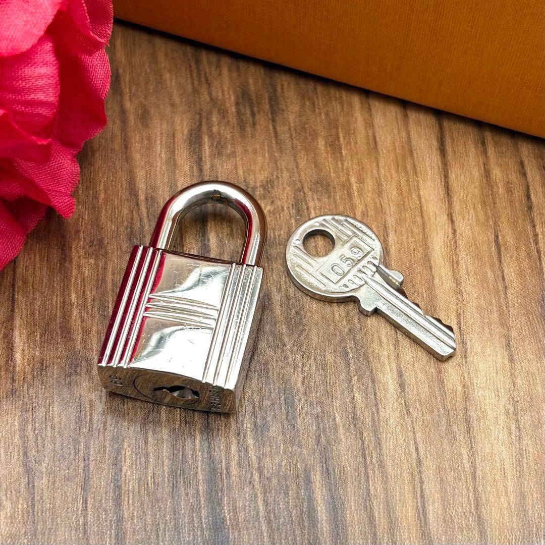 ⛄極美品⛄エルメス カデナ パドロック南京錠 鍵 no.59 シルバー#23