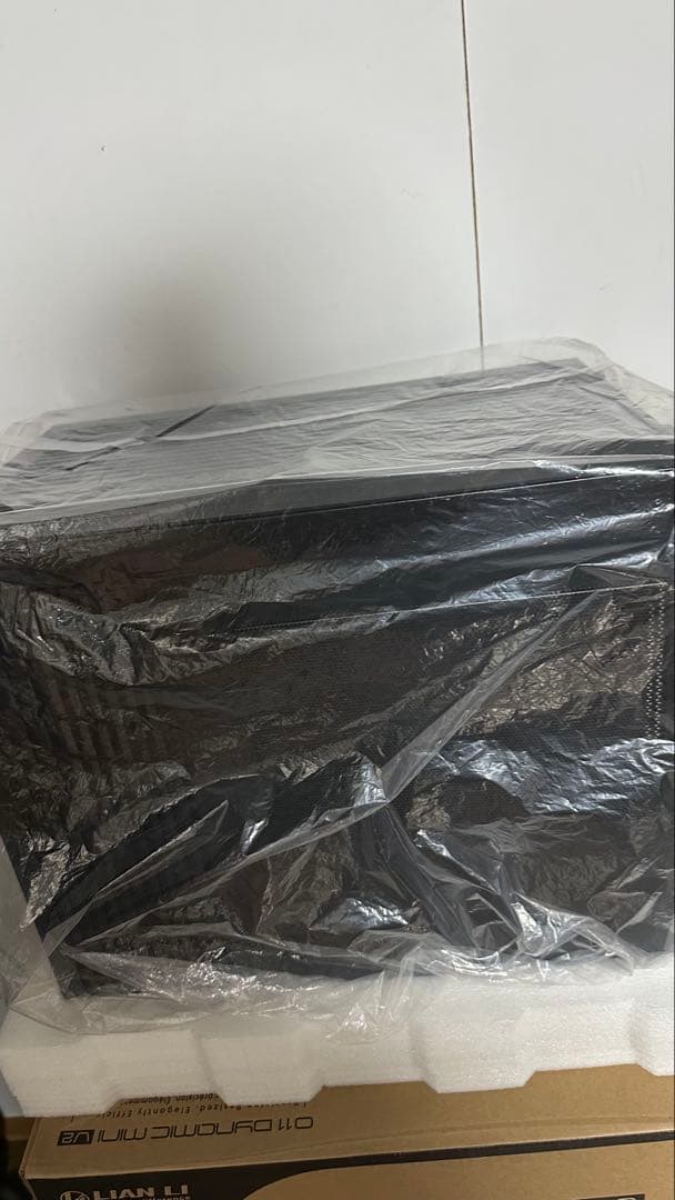 LIANLI ピラーレス コンパクトPC ケース O11D MINI V2 BK