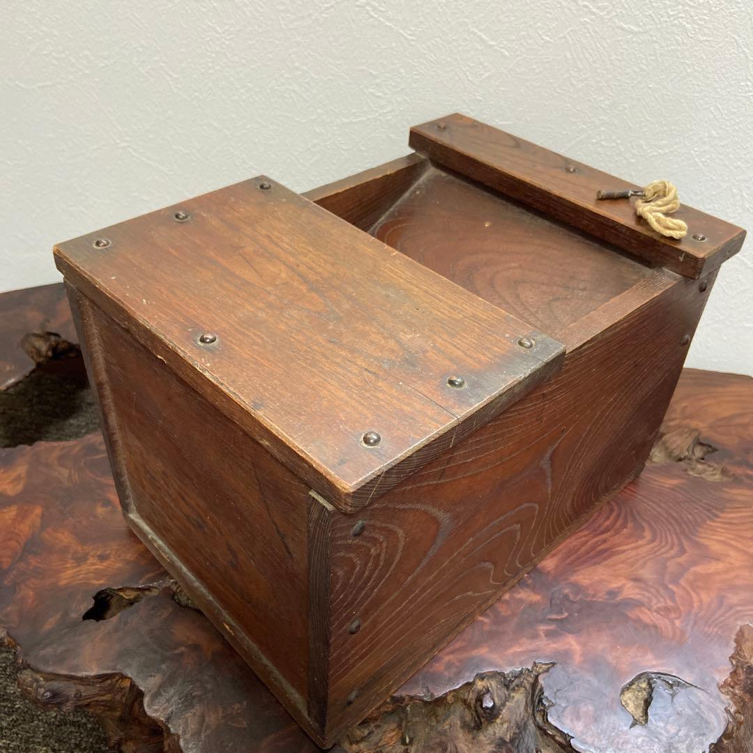古賽銭箱　鍵付き　アンティーク　時代物　古民具　古道具　木箱