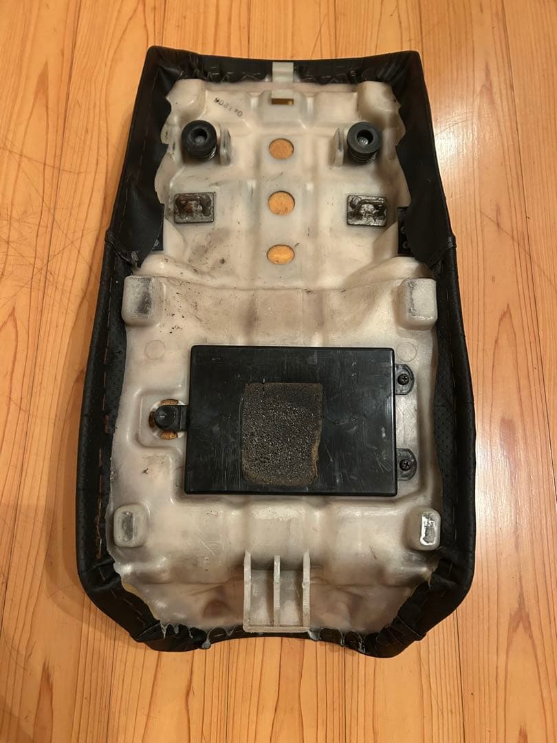 カワサキGPZ 900Rシートgpz900r