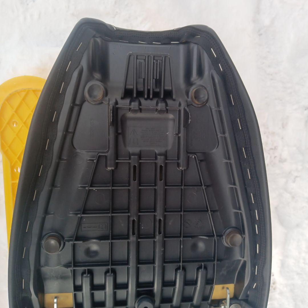 トライアンフ　2024年モデル スピードツイン1200 純正シート