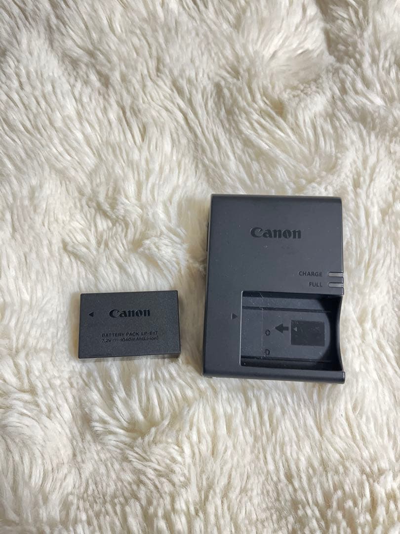 EOS Kiss X8i ダブルズームキット デジタル一眼レフカメラセット