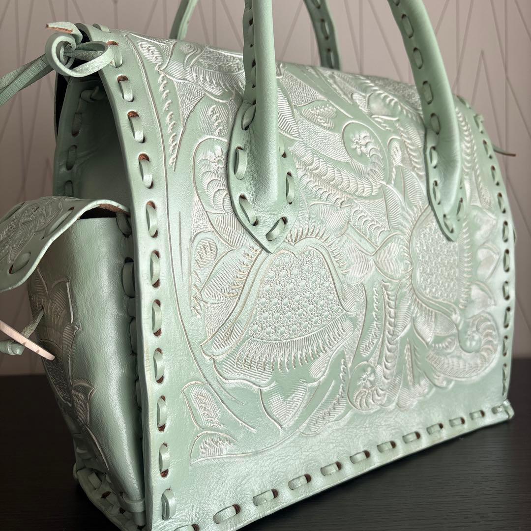 カービングトライブス　ミントグリーン　美品　ハンドバッグ　カービングトライブス