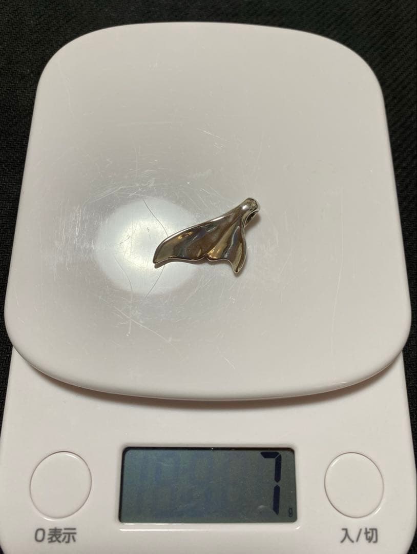 ゲリラセール中　ほぼ未使用品！　ビルウォールレザー　ホエールテール　ペンダント