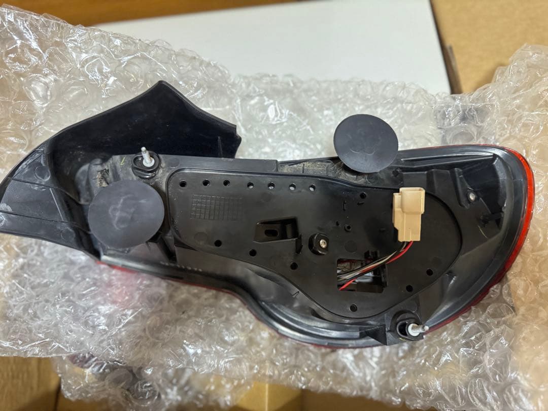 希少TOM.S テールランプ　gt86 zn6 美品！！