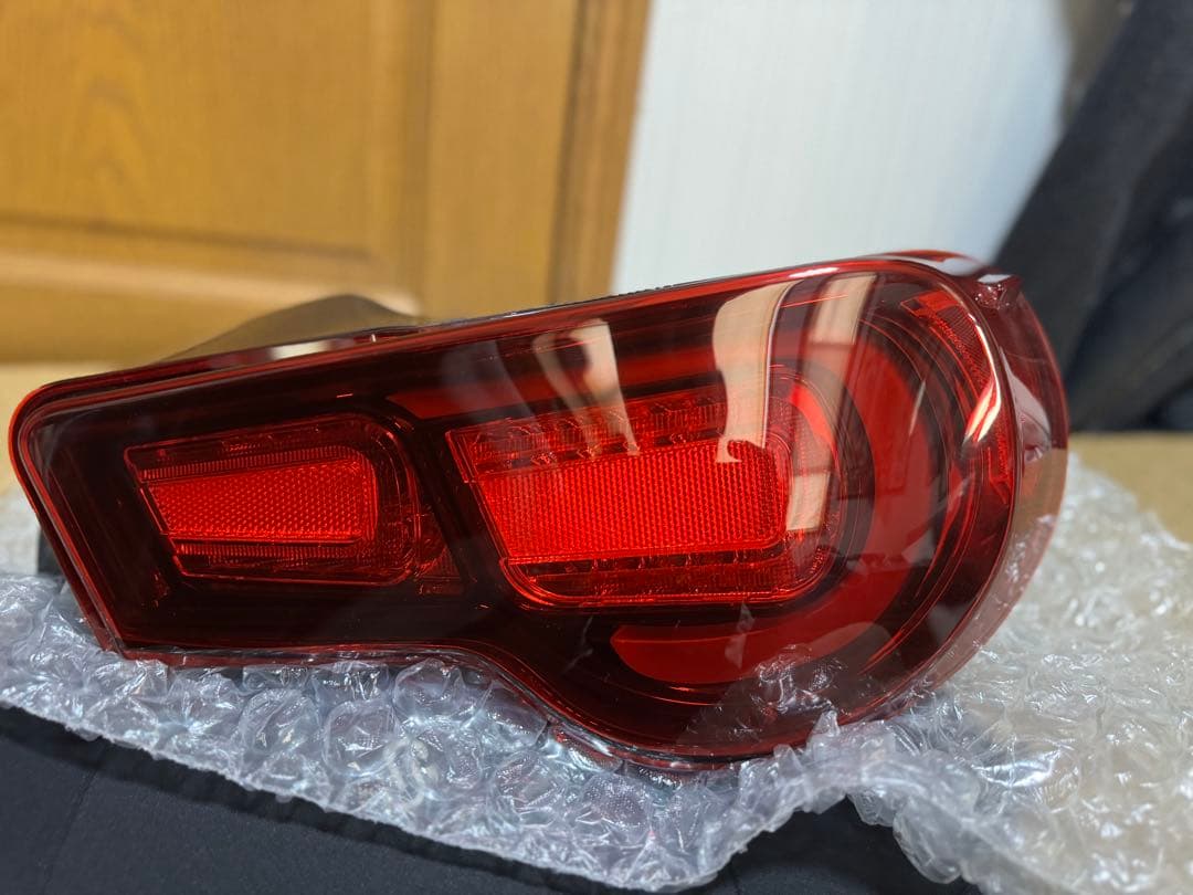 希少TOM.S テールランプ　gt86 zn6 美品！！