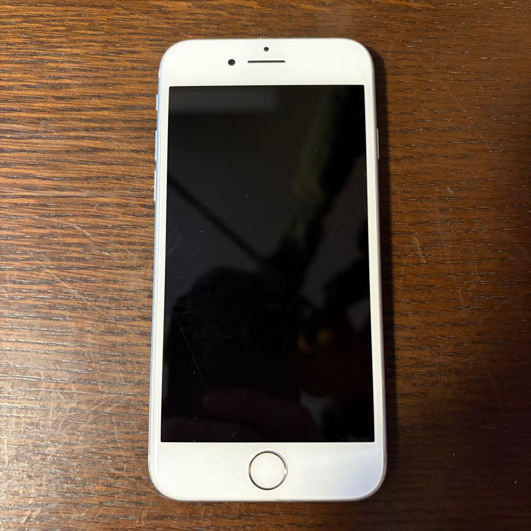 iPhone8 64GB シルバー 美品 バッテリー100%