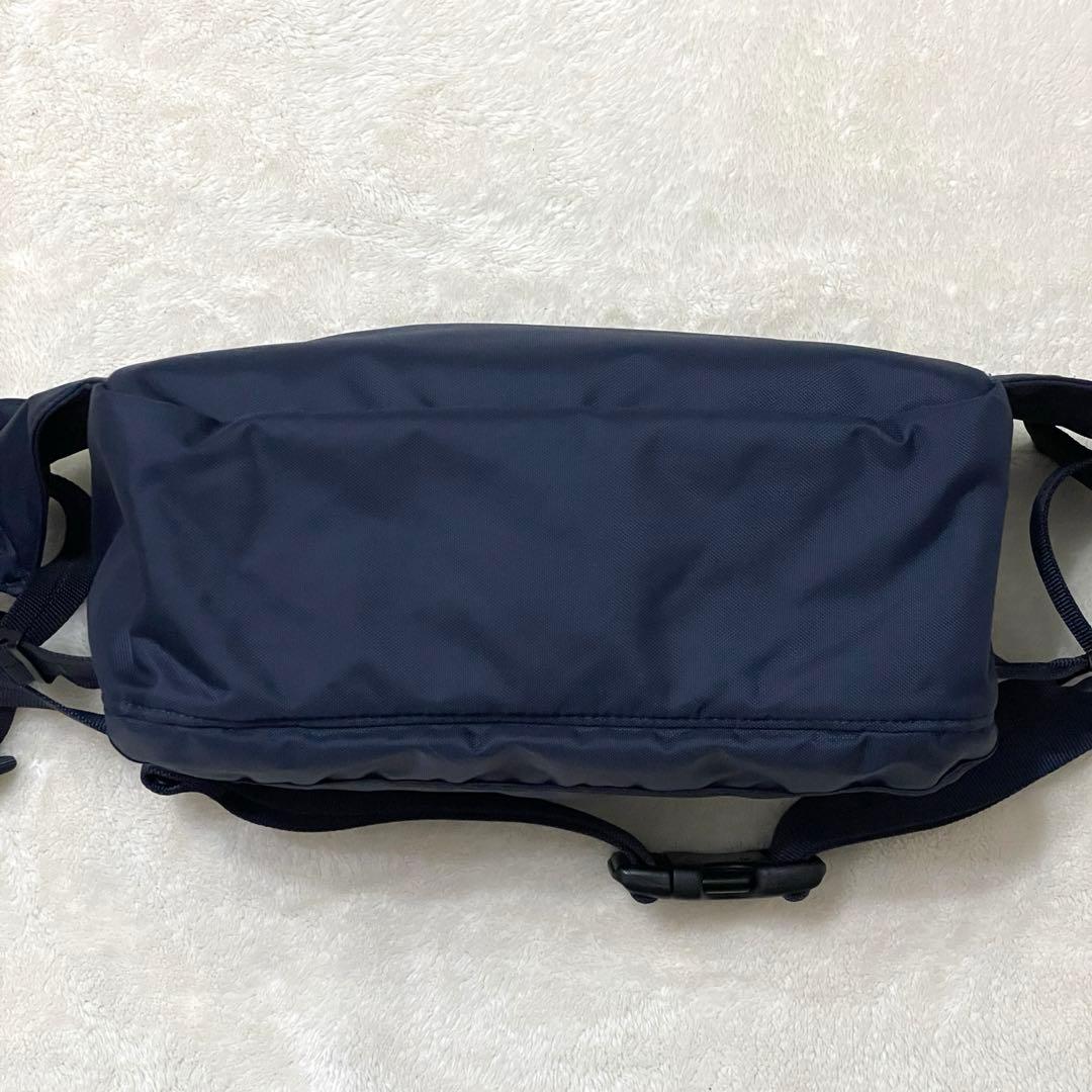 新品同様　極美　新型　PORTER ポーター　フラッシュ　ボディバッグ　ネイビー