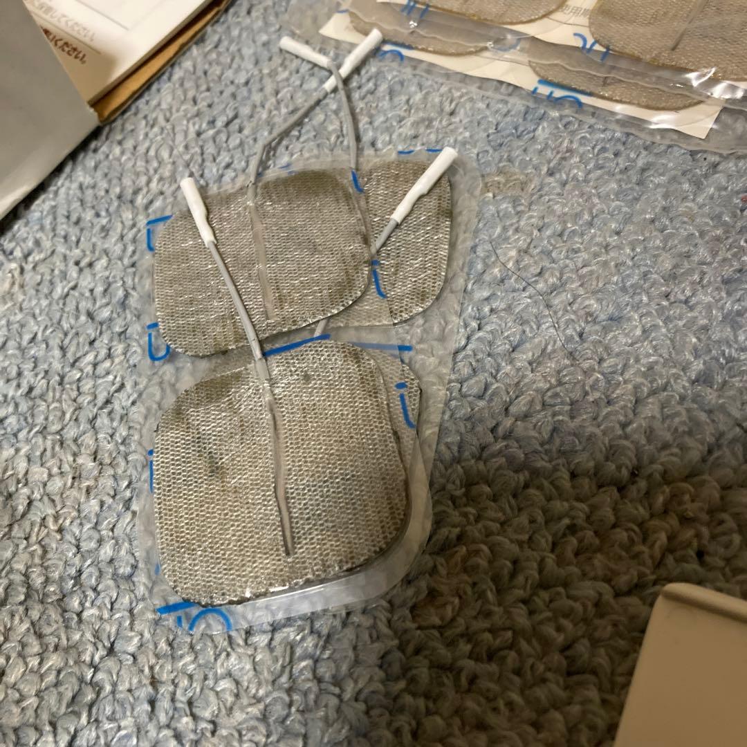 EMS SHAPE BEAT 美顔器