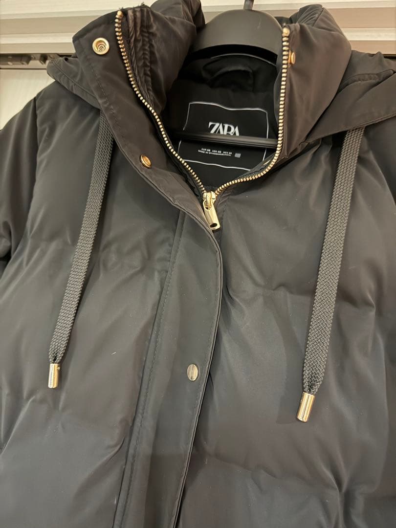 ZARA ブラックダウンジャケット フード付き