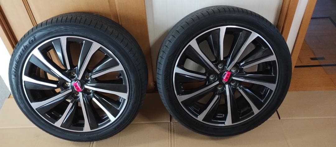 taku様 【送料込み・値下げ】 レヴォーグSTI VN5 純正ホイールとタイヤ