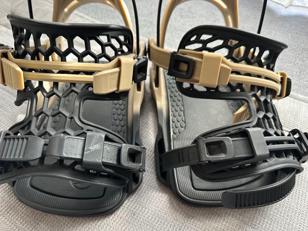 FLUX フロー式ビンディング ベージュ/ブラック