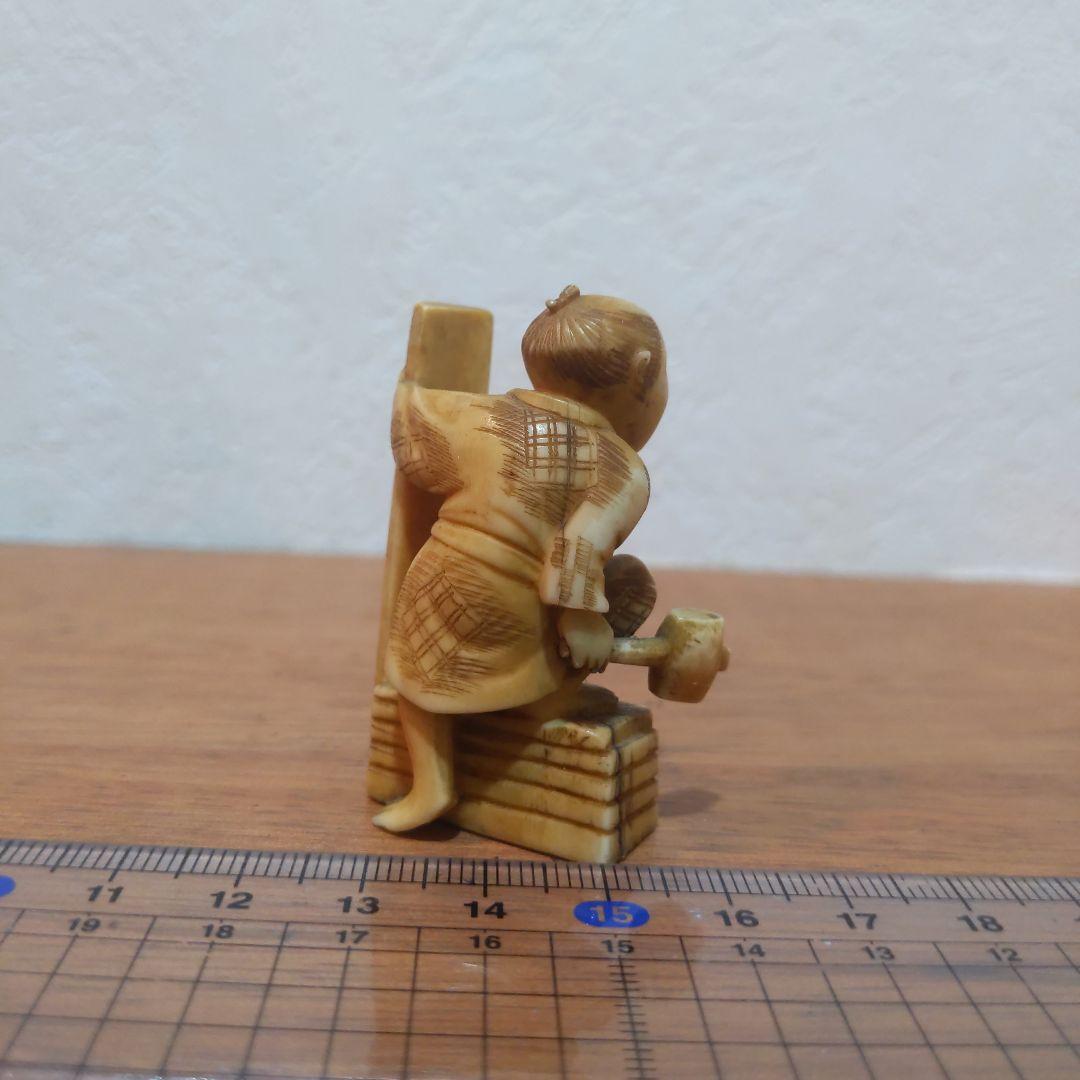 時代提物 人物根付 天然素材【大工棟梁】高さ約5cm 重さ約18ｇ ☆いなせな人