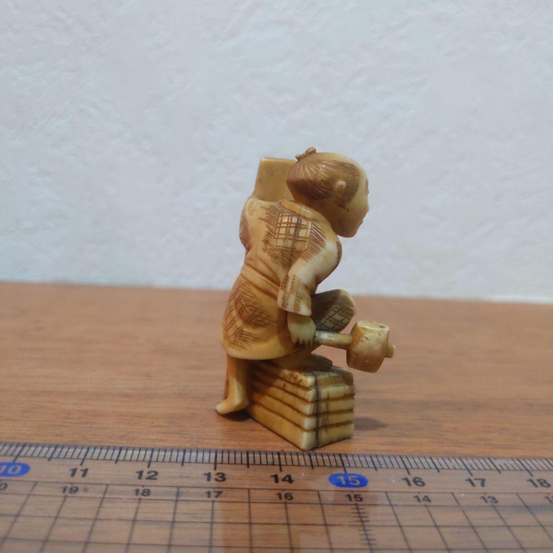 時代提物 人物根付 天然素材【大工棟梁】高さ約5cm 重さ約18ｇ ☆いなせな人