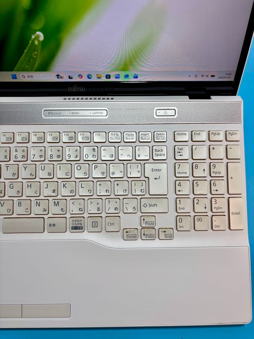 富士通 LIFEBOOK AH53/B3 i7 8550U 32GB 2TB