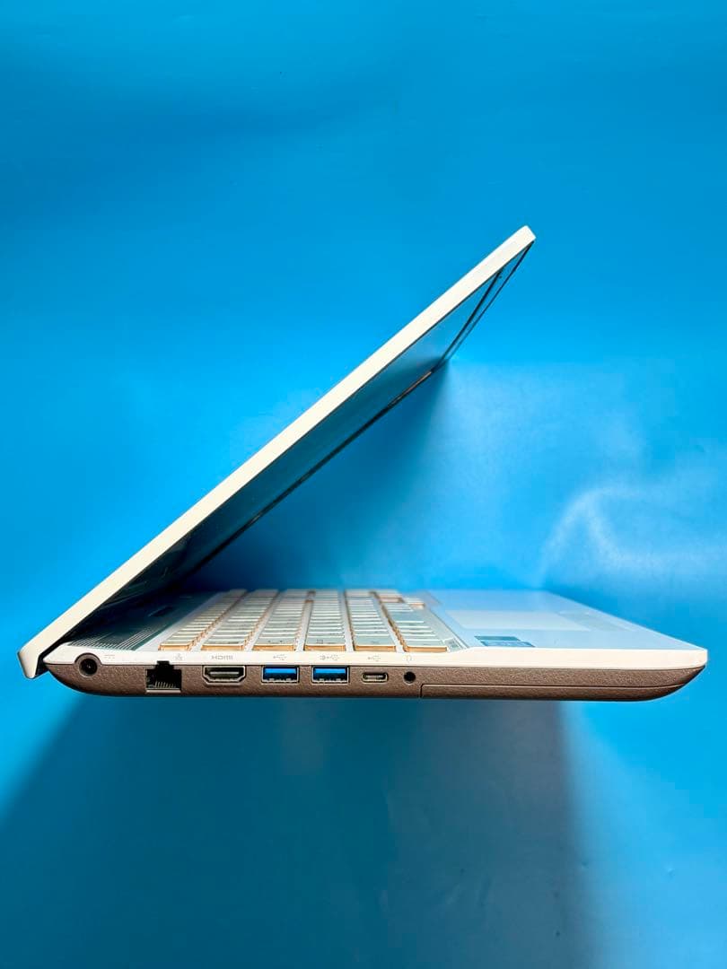 富士通 LIFEBOOK AH53/B3 i7 8550U 32GB 2TB