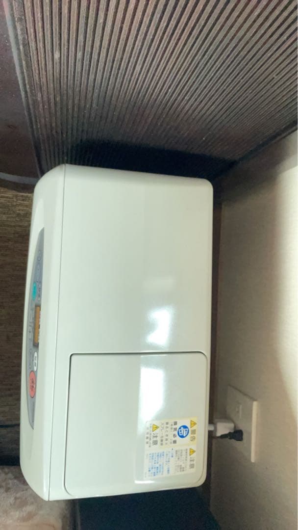 石油ファンヒーター デジタル表示付き