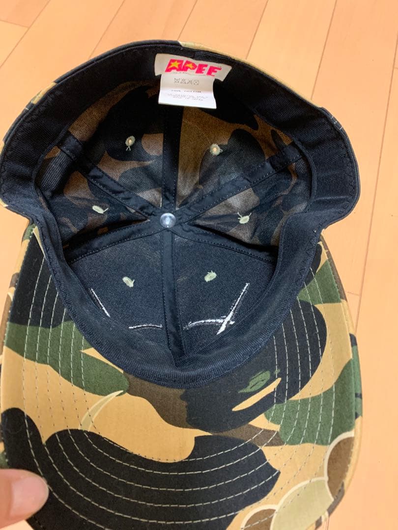 BAPE ×KAWSコラボ迷彩柄 キャップ