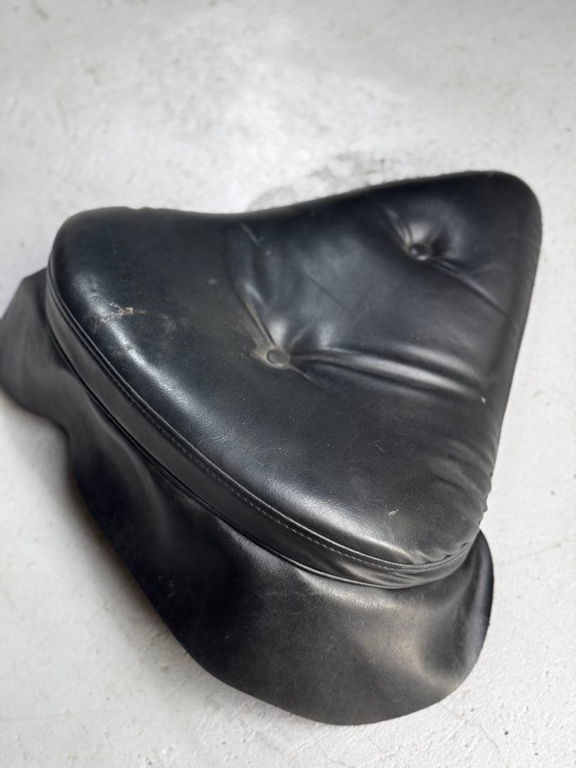 チョッパーシート　シングルシート　ハーレー