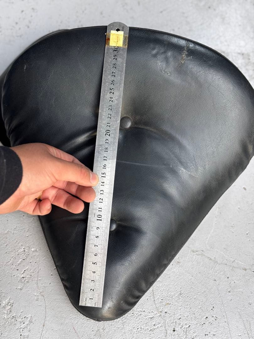 チョッパーシート　シングルシート　ハーレー