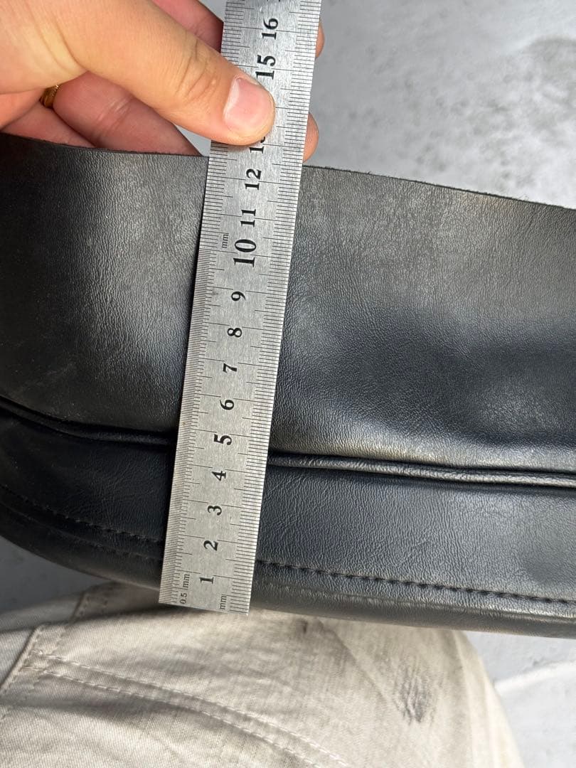 チョッパーシート　シングルシート　ハーレー