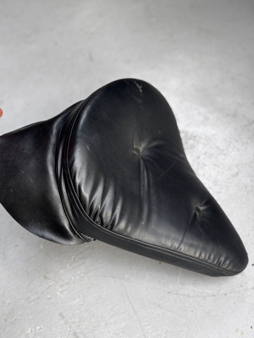 チョッパーシート　シングルシート　ハーレー