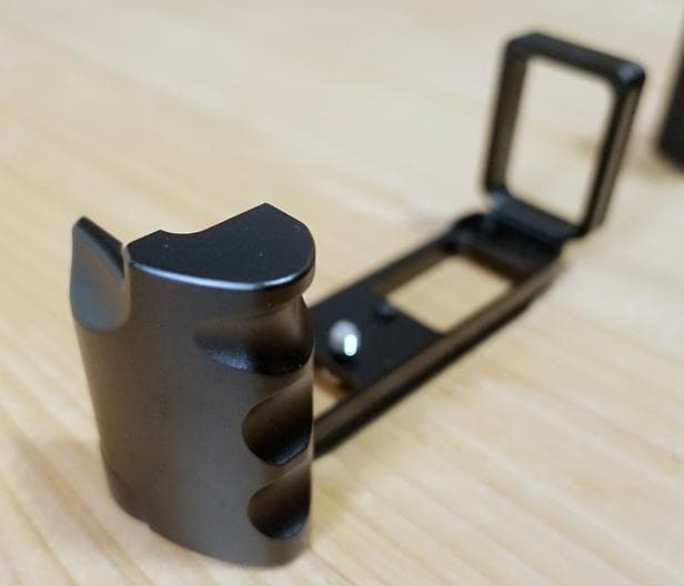 富士フイルム X-E2 ボディ ブラック_カメラブラケット付き