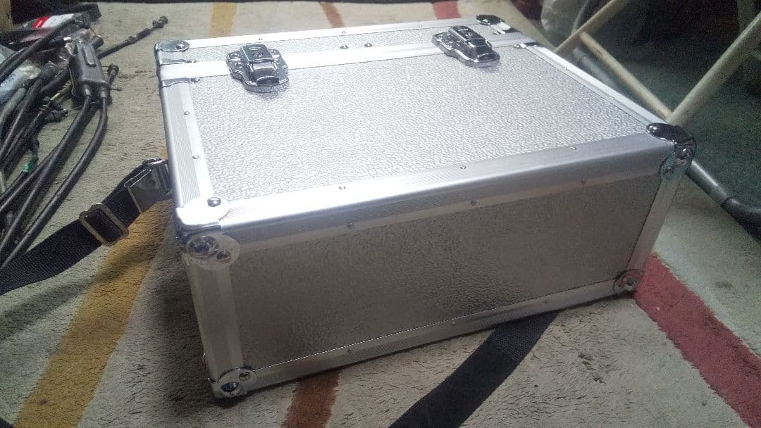 アルミケース カメラケース 鍵付き 中古