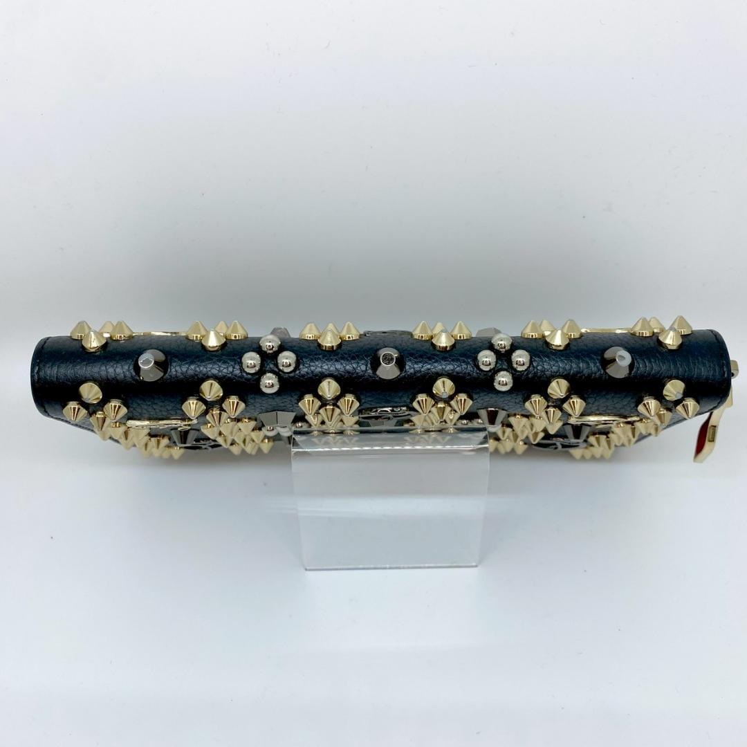 【CHRISTIAN LOUBOUTIN】 ラウンドジッピー　長財布　スタッズ