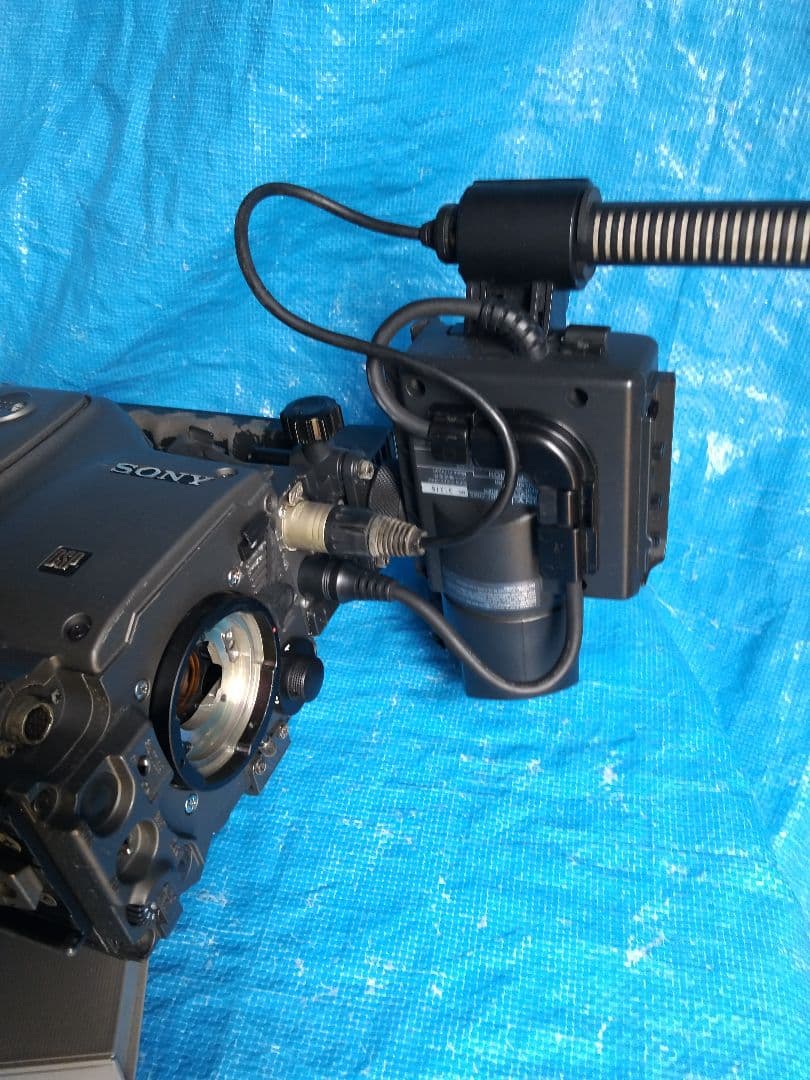 業務用ビデオカメラ DSR-300 中古品の出品です。