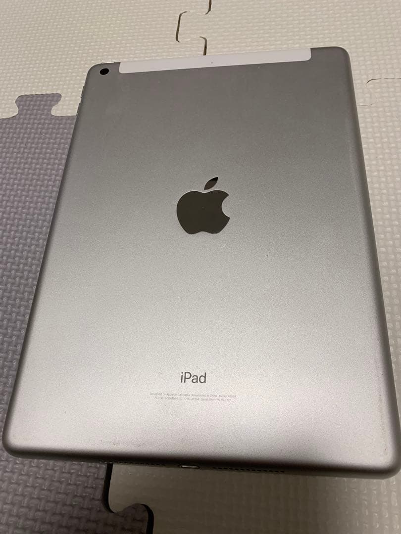 iPad 本体 第6世代　32G シルバー