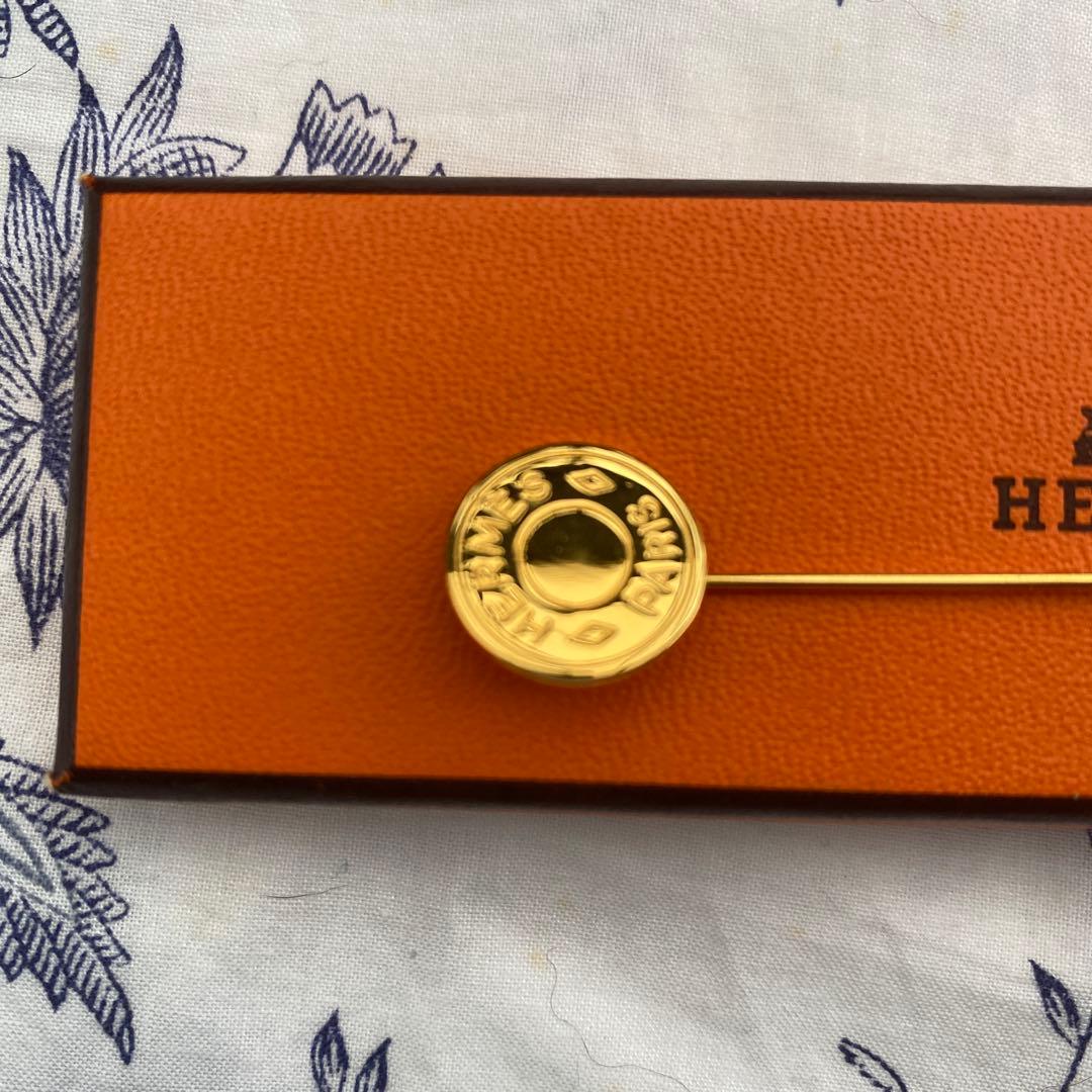 美品　HERMÈS セリエ ピンブローチ　ゴールド