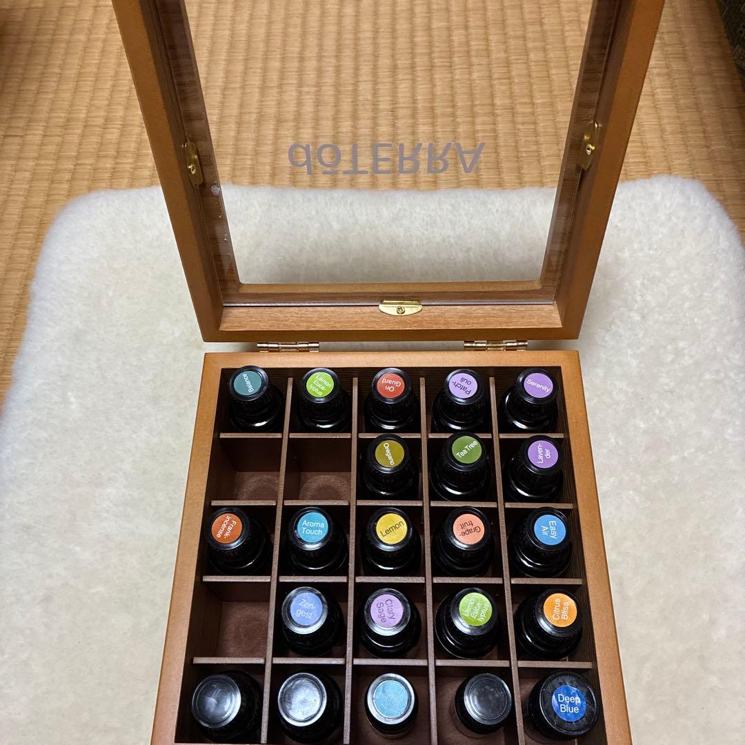 doTERRA エッセンシャルオイルボックス 22本収納