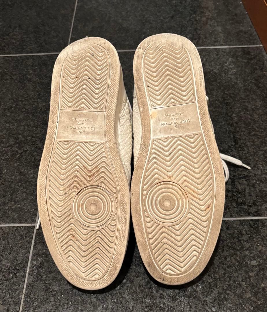 ルイヴィトン エンボス モノグラムハイカットスニーカー