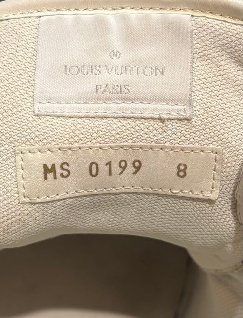 ルイヴィトン エンボス モノグラムハイカットスニーカー