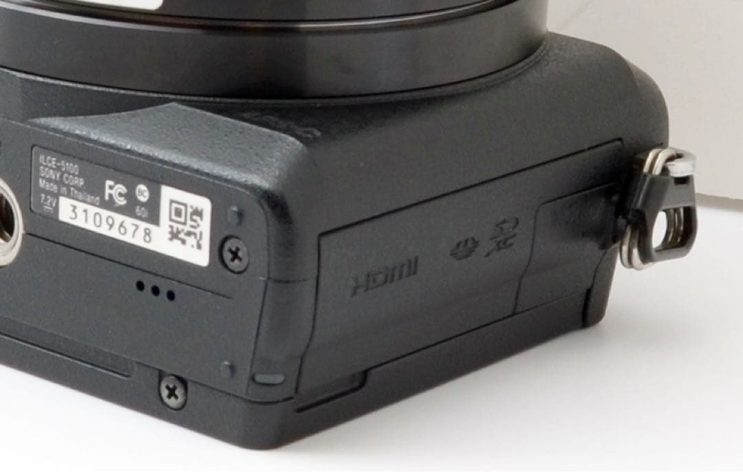 専用S数約2400回！SONY α5100★高性能ミラーレス★Wi-Fi内蔵