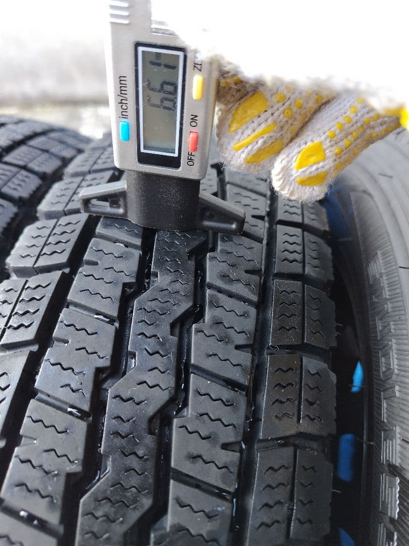 145R12・LT【1/2】軽トラ用スタッドレス・鉄ホイール付、２本分割