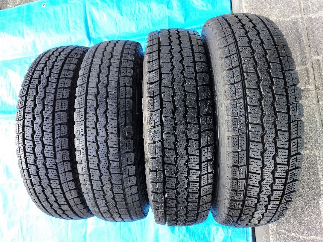 145R12・LT【1/2】軽トラ用スタッドレス・鉄ホイール付、２本分割