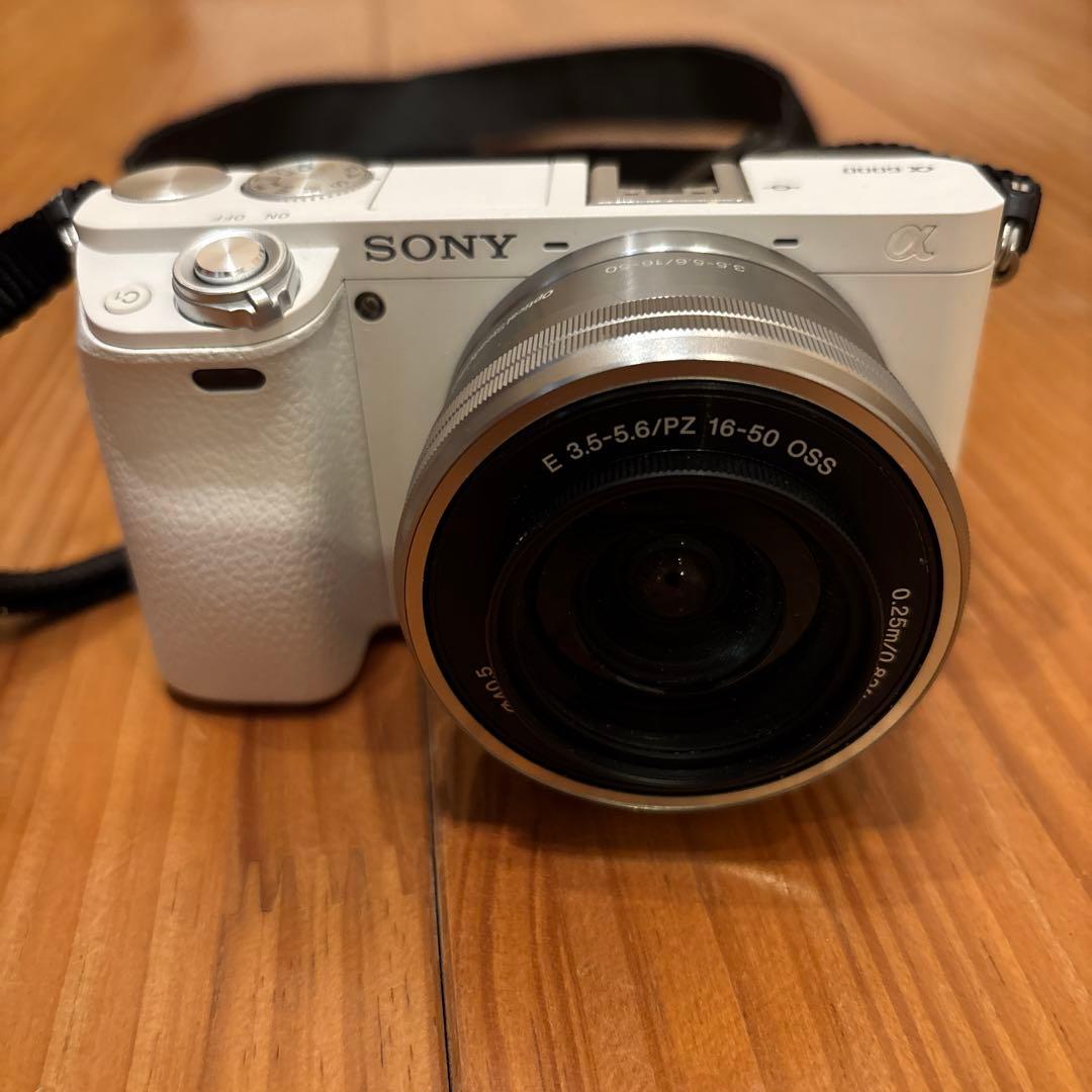 【低ショット1800回】SONY α6000 標準レンズセット ホワイト おまけ