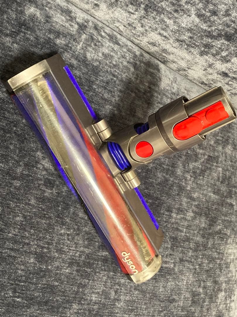 dyson (ダイソン) v8 slim fluffy 掃除機 本体と付属品