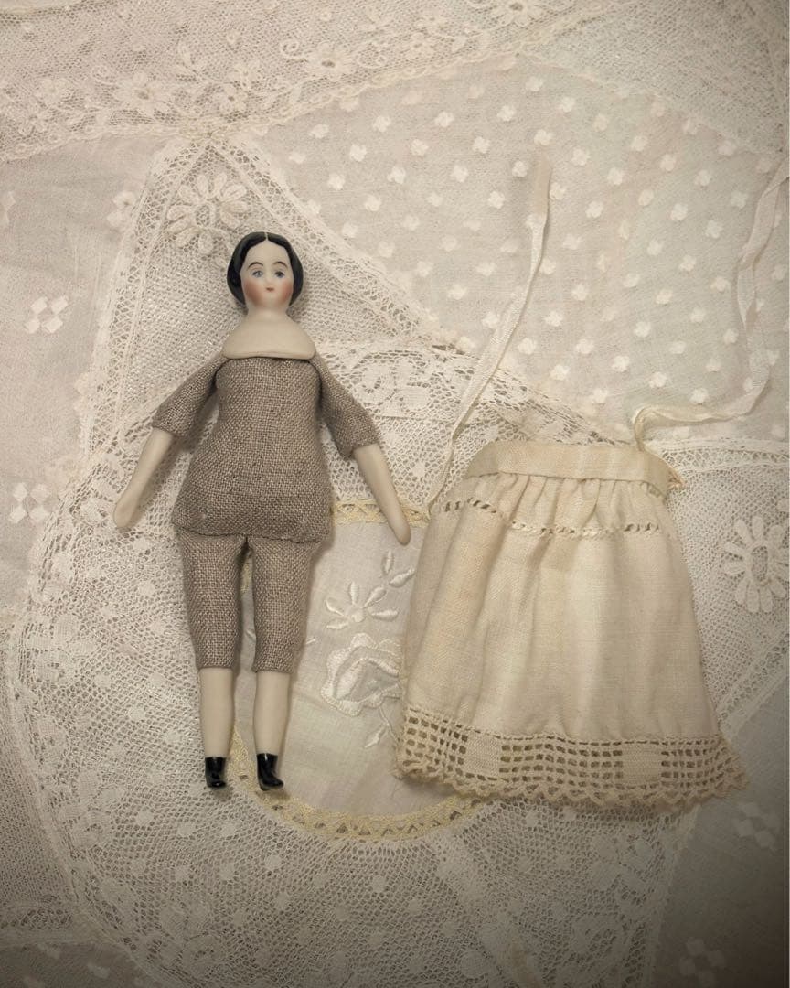 ミニチュアチャイナヘッドドール*パリアンドール*11cm*センターパート