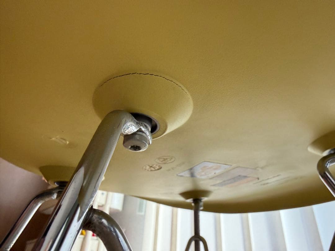 Herman Miller Eames ライムイエロー