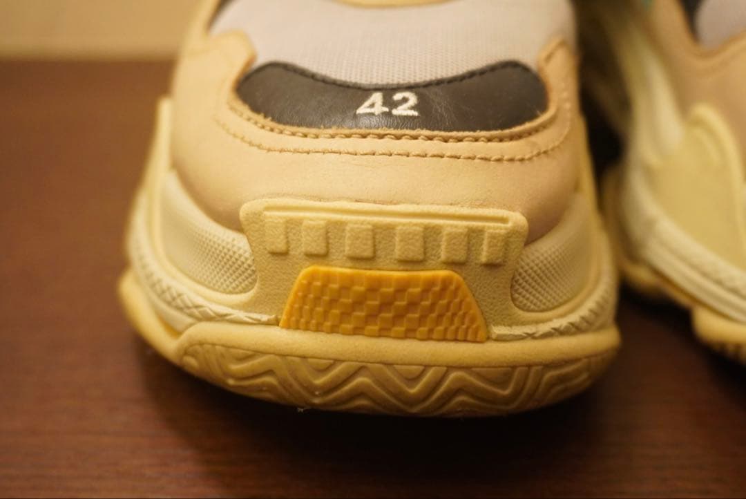 バレンシアガ　トリプルs ブラウン/ベージュ